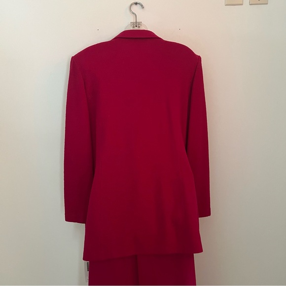 St. John Fuchsia Pantsuit Size 16 - Picture 7 of 10